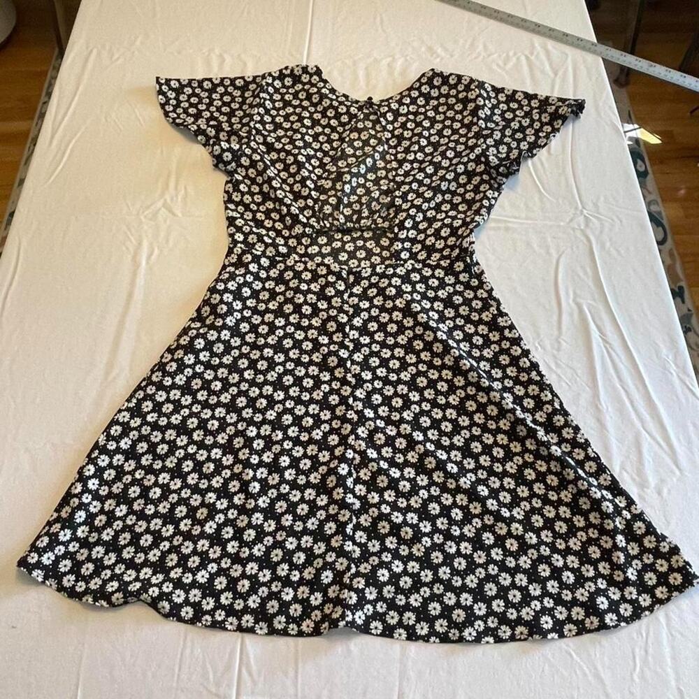 One Clothing Black & White Mini Dress w/ Flutter Sleeves & All Over Daisy Print